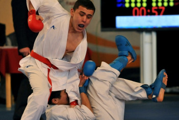 Три бронзовые медали завоевала команда Казахстана по карате в Париже