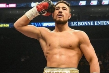 Фотография к новости: Казахстанский чемпион мира по версии WBC взлетел в мировом рейтинге