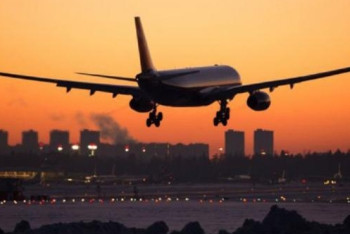 Фотография к новости: Транспортные полицейские сняли двух дебоширов с авиарейса "Атырау-Астана"