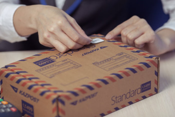 Фотография к новости: В 2018 году объём почтовых и курьерских услуг в РК достиг рекордных 34 млрд тенге 