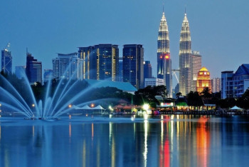 Фотография к новости:  Член правления ФИФА стал королем Малайзии