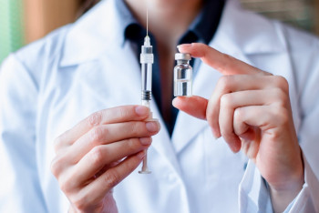 Прививка от рака шейки матки станет обязательной в Казахстане