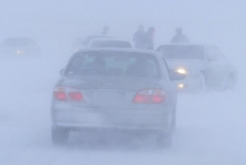 Фотография к новости: Три автодороги остаются закрытыми в ЗКО из-за метели