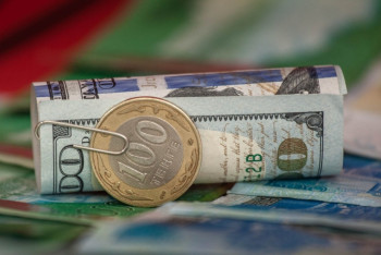 Фотография к новости:  KASE: Курс доллара составил 378 тенге 