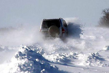 Фотография к новости: 90 автомобилей застряли на трассе в ВКО