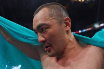 Фотография к новости: WBA обязала Шуменова провести бой с "временным" чемпионом из лагеря Головкина