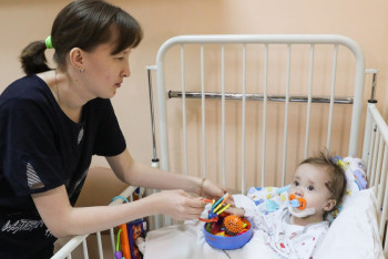 Фотография к новости: Спасенного в Магнитогорске младенца перевели из реанимации в обычную палату