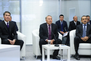 Фотография к новости: Нурсултану Назарбаеву показали умный город "Smart Aqkol"