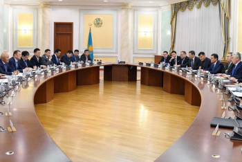 Фотография к новости: Вопросы экспорта и инвестиций обсудили главы МИД и Минсельхоза РК 