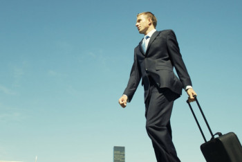 Госслужащие в РК больше не будут подтверждать расходы на проживание в командировках