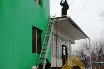 Фотография к новости: 79 человек эвакуировали из горящего детсада в Алматинской области 