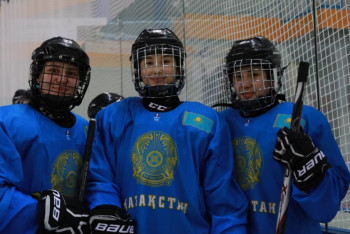 Казахстанские хоккеистки разгромили соперниц из Австрии на чемпионате мира