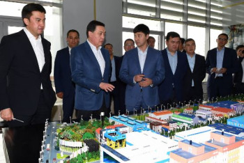 Фотография к новости: Аскар Мамин с рабочей поездкой посетил Шымкент