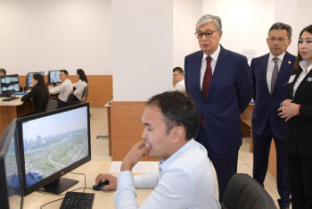 Фотография к новости: Президент Токаев посетил столичный центр «IKomek109» 