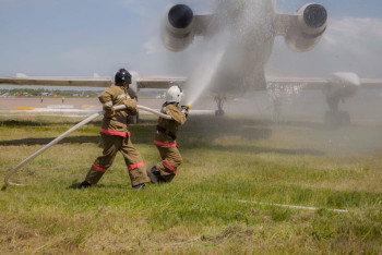 Фотография к новости: В алматинском аэропорту объяснили появление дыма 