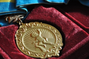 Фотография к новости: Сапарбаев пообещал бизнес-гранты сельским матерям-героиням