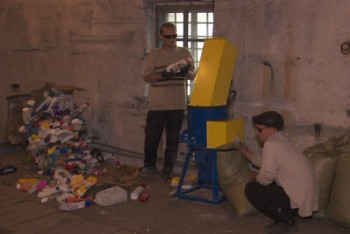 Фотография к новости: Мусороперерабатывающий  цех открыл слепой бизнесмен в Костанайской области