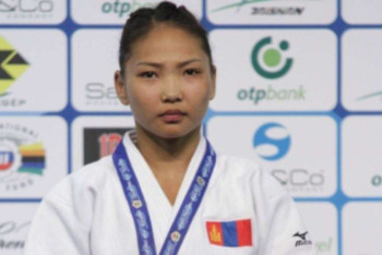 Фотография к новости:  Галбадрах Отгонцэцэг завоевала «серебро» на Гран-при в Гааге