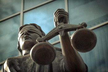 Фотография к новости: С братом убитых в Алматы близнецов работает психолог