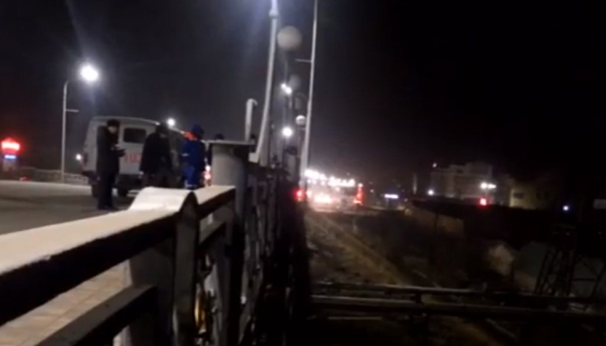 Появилось видео спасения мужчины, пытавшегося покончить с собой в Караганде