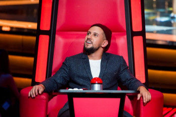 Фотография к новости: Кара жорга исполнил MONATIK на проекте «Голос. Дети» в Украине