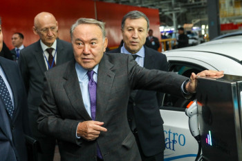 Фотография к новости: Готовность страны к эксплуатации электромобилей заслушал Президент в Костанае