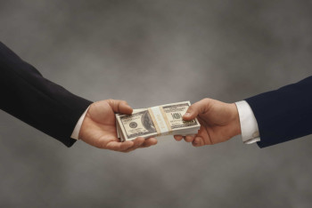 Фотография к новости: Коррупционные скандалы повлияли на падение позиций Казахстана в мировом рейтинге