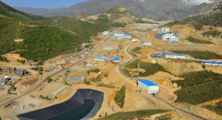 Кыргызстан возобновил лицензию казахстанской KAZ Minerals на разработку Бозымчака 