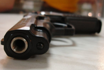 Фотография к новости: Семь пистолетов из одной машины изъяли полицейские Астаны