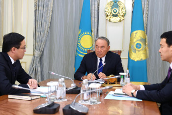 Фотография к новости: Акишев доложил Президенту о состоянии валютного и финансового рынка