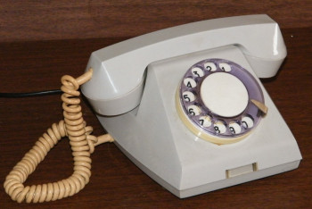 Фотография к новости: Сотовая связь продолжает вытеснять стационарные телефоны в Казахстане