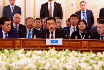 Фотография к новости: 11 млрд долларов потерял союзный бюджет после вступления Кыргызстана в ЕАЭС 