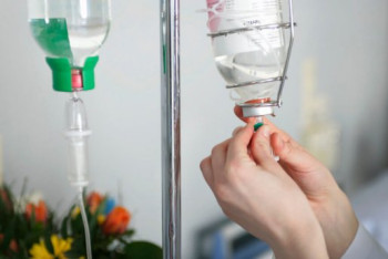 Упавший с эскалатора в ТРЦ Алматы ребенок пришел в сознание