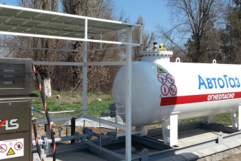 Фотография к новости: Актюбинский бизнесмен пытался свести счеты с жизнью, врезавшись в цистерну с газом