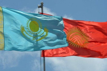 Фотография к новости: Кыргызские перевозчики совершают 40% нарушений на границе РК