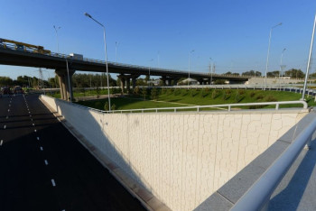 Упавший с моста в Алматы мужчина находится в коме - медики