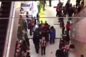 Женщина выронила ребенка с эскалатора в Алматы: мальчик в тяжелом состоянии