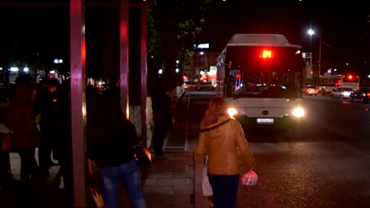 скрин с видео otyrar.kz