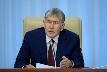 Предвыборной истерией назвал эксперт выпад Атамбаева в адрес Казахстана 