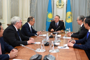 Назарбаев встретился с выпускниками МГИМО