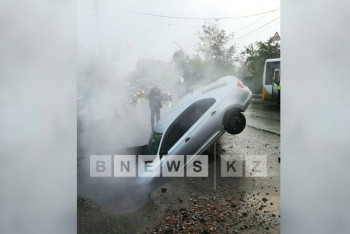 Коммунальщики Петропавловска возместят ущерб за провал в яму авто