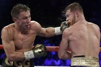 Фотография к новости: Озвучены итоговые гонорары Головкина и Альвареса