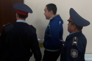 Фотография к новости: На пять лет осудили полицейского из Уральска за взятку в 5 тыс тенге