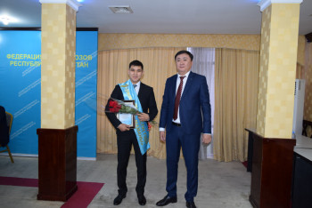 Фотография к новости: Трудовые династии наградили в Астане 