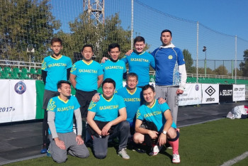 Фотография к новости: Казахстанские дипломаты сыграли вничью с китайскими коллегами на ЧМ по футболу