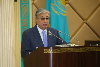 Фотография к новости: Токаев высказался о скандалах с присуждением грантов и некачественных учебниках