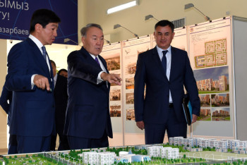 Фотография к новости: Президенту РК продемонстрировали современные решения по благоустройству Алматы