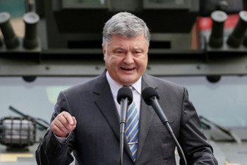 Порошенко назвал себя президентом мира и попросил у Америки оружия