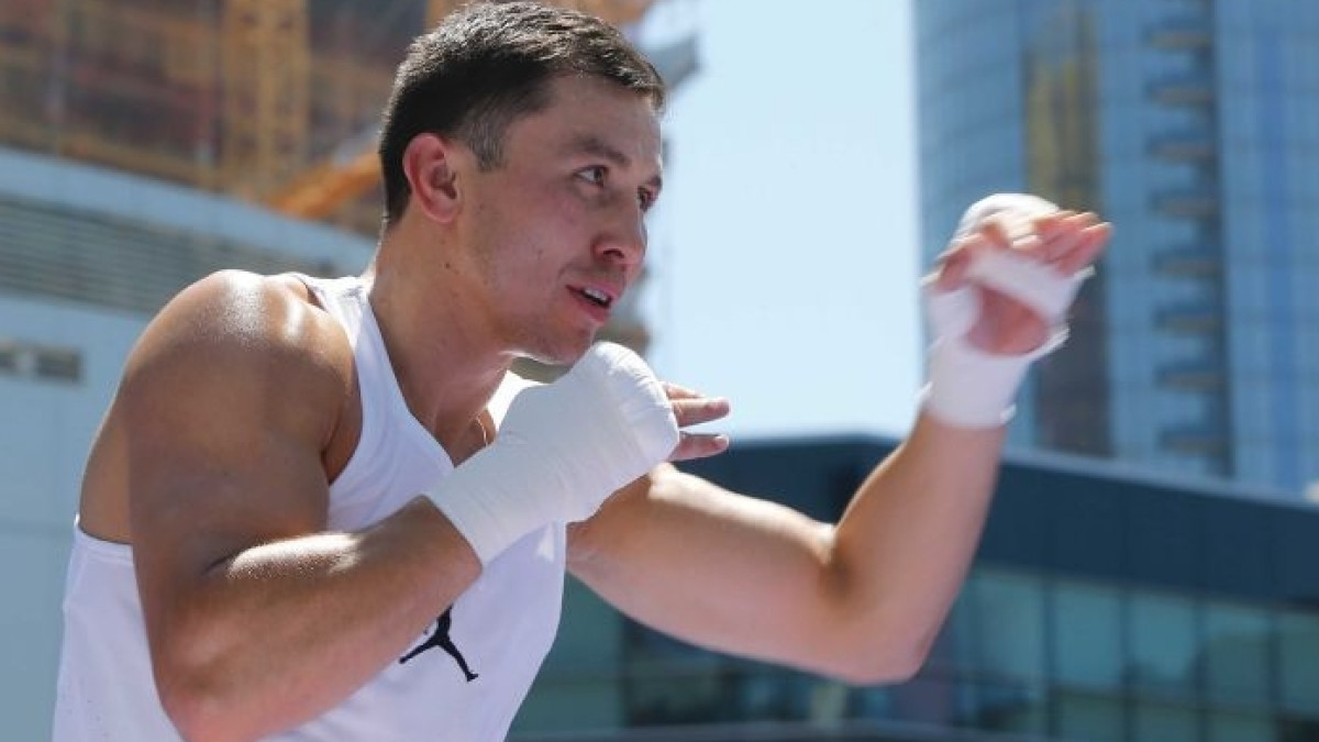 AP: Damian Dovarganes