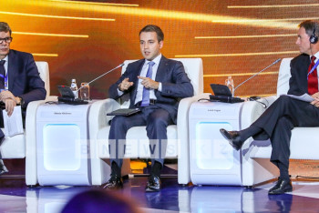 Фотография к новости: Цифровизация требует инвестирования в человеческий капитал - министр связи РФ